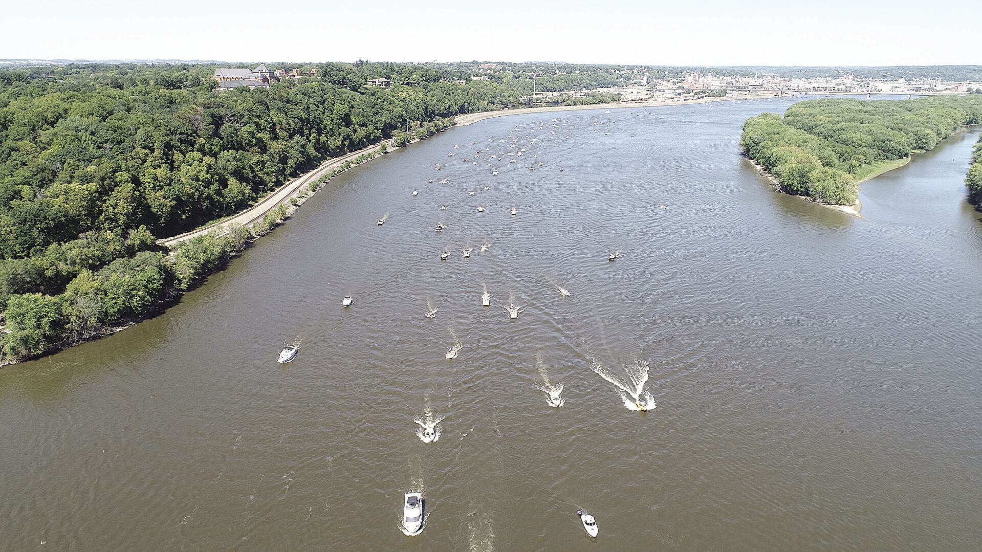 BOAT PARADE ON THE MISSISSIPPI